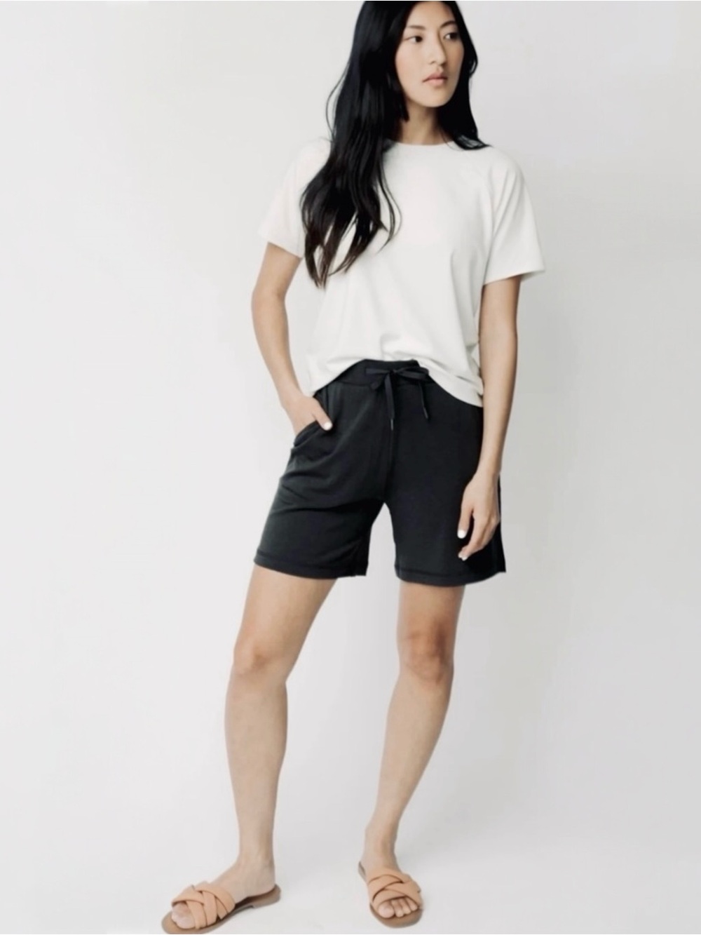 Cozy Earth Women's Brushed Bamboo 6” Mid-Length Lounge PJ Shorts Black Small NEW